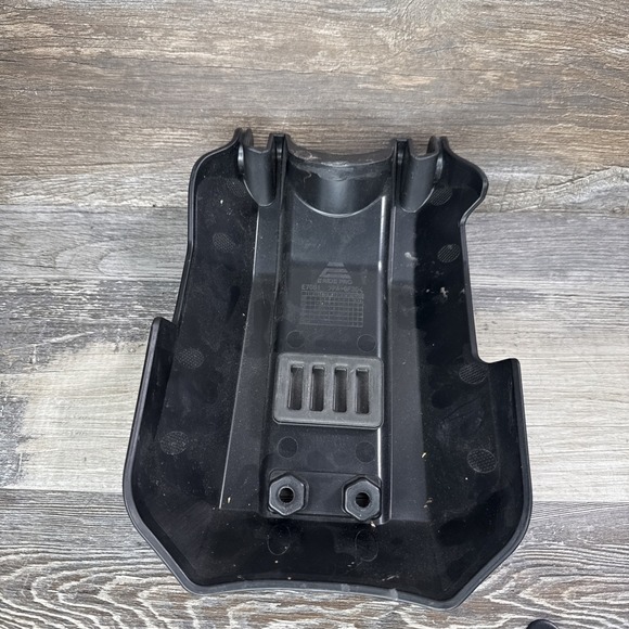 E RIDE PRO Battery Cover E7081 Broken Latch - Picture 7 of 9